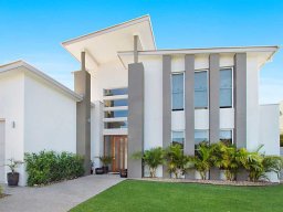 contemporary-pivot-door-and-sidelight-entries-60