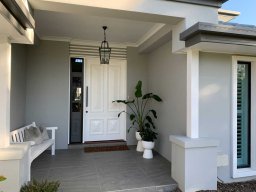 contemporary-pivot-door-and-sidelight-entries-89