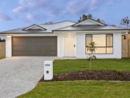 contemporary-pivot-door-entries-109