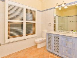 plantation-shutters-64